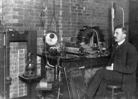Ernest Rutherford: biography and contributions of this New Zealand physicist