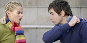 Våld i tonårs dejting relationer