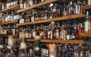 Paradoks uszkodzenia alkoholu: co to jest i możliwe przyczyny tego zjawiska