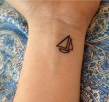 30 kleine Tattoos, die Sie auf Ihrer Haut zeigen können