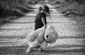 Lapsepõlve emotsionaalne hooletus: omadused, mõju ja ravi