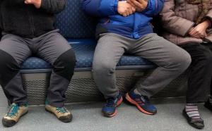 Manspreading: kas mehed peavad istudes rohkem hõivama?