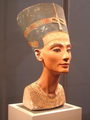 Nefertiti krūšutēls