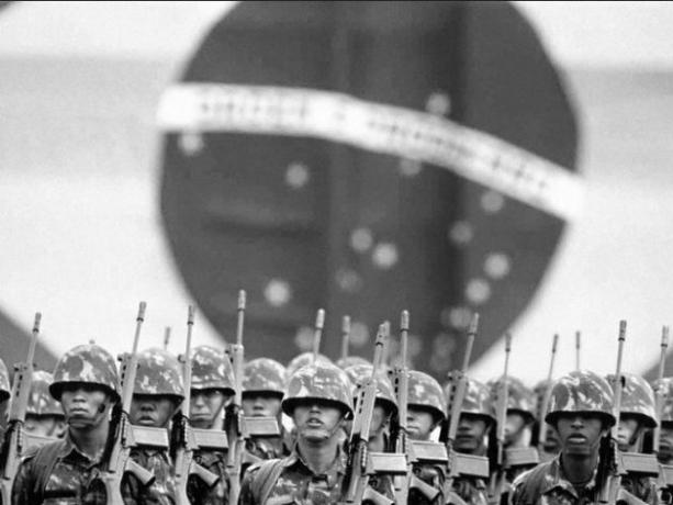 Στρατιώτες κατά τη διάρκεια της στρατιωτικής θητείας.