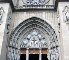 セ大聖堂（サンパウロ）の建築：分析と歴史