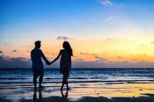 Resilient couples: what they are like and what makes them strong and lasting
