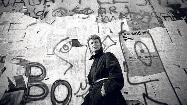 ベルリンの壁に描かれたデヴィッド・ボウイの肖像（1987）