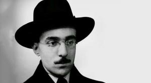 Meaning of the poem Autopsychography by Fernando Pessoa