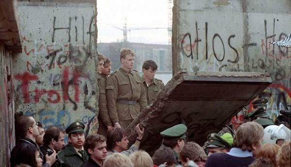 Berliinin muurin kaatuminen - Yhteenveto