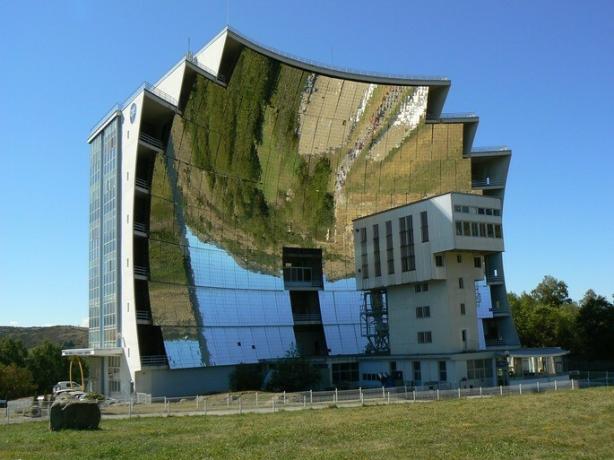 The largest solar oven in the world in Odeillo France is based on the reflection of the sun's rays