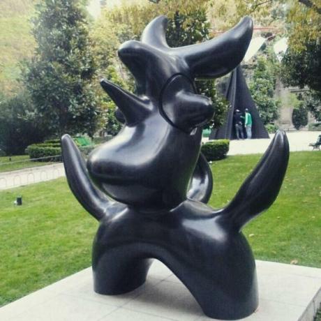 Joan Miró: karya paling terkenal - Lunar bird (Moonbird) (1966): sebuah patung ikonik