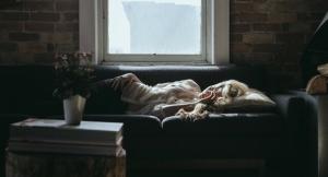 Schlaflähmung: Definition, Symptome und Ursachen