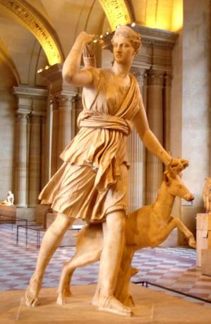 Deusa Artemis'i (Diana'yı) temsil eden heykel