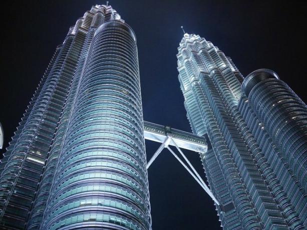 Petronas Towers Куала Лумпур статични клонове на физиката