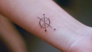 21 small tattoos for women and their meaning