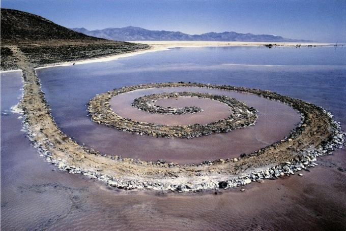 Spiralplattform, landkunst av Robert Smithson