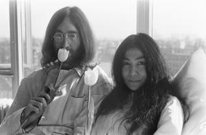 Джона Леннона Imagine: слова, перевод, анализ и толкование