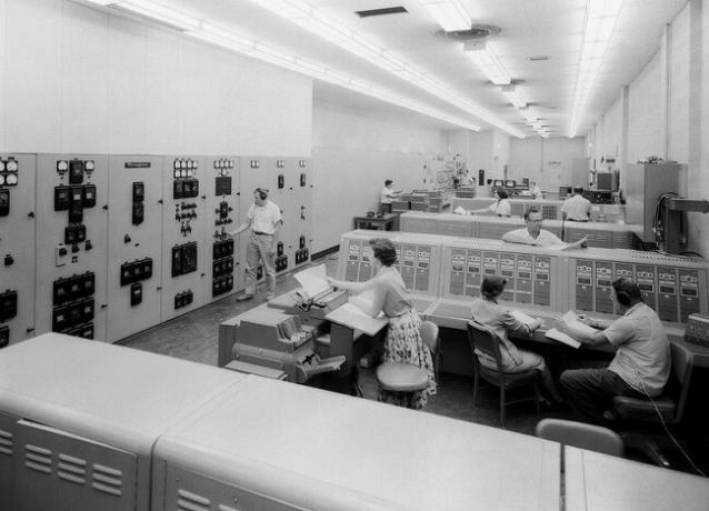 Компютър на Центъра за управление на аеродинамичния тунел на НАСА, 1956 г.