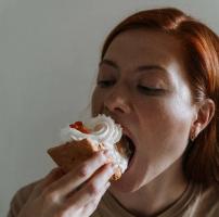 Como evitar a compulsão alimentar: 6 etapas para chegar lá