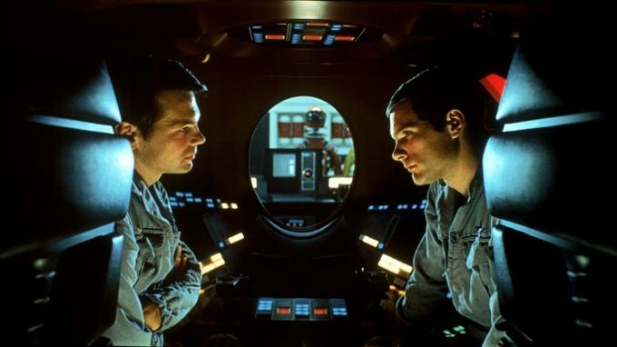 Quadro: conversa entre astronautas.