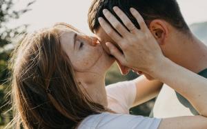 4 avainta mustasukkaisuuden hallitsemiseen parisuhteessa