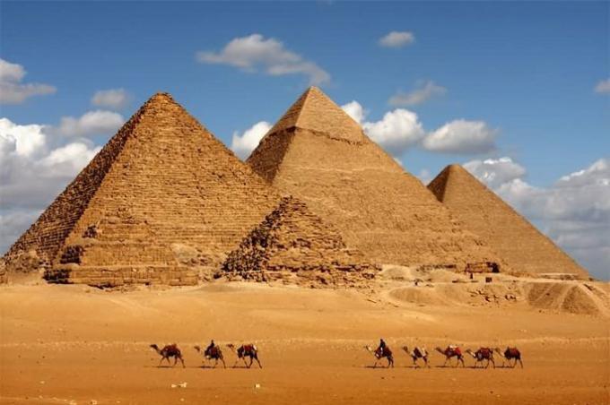 Pyramids of Gizé