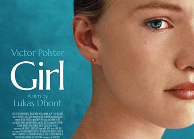 Cartaz do film Girl exhibits face of moça loira pela metade in blue background