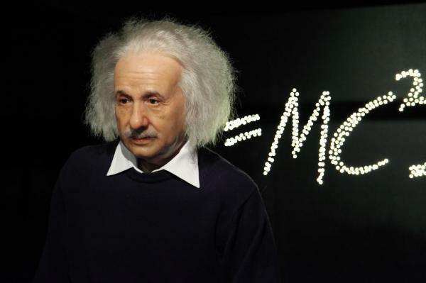 Izumi Alberta Einsteina - kdo je bil Albert Einstein? - kratka biografija