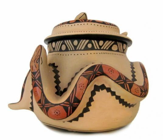 Exemplu de vază ceramică indigenă.