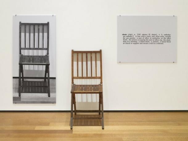 Uma e Três Cadeiras (1965), kirjoittanut Joseph Kosuth