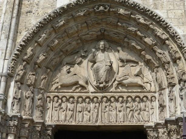Tympanum av huvudfasaden Chartres