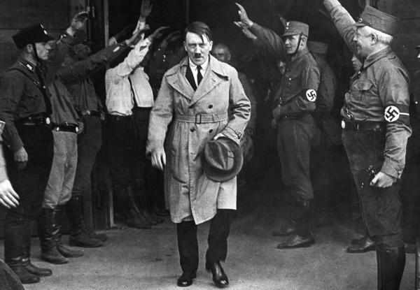 Hitlers uppgång till makten - Sammanfattning - Hitlers uppgång till makten: den första etappen 