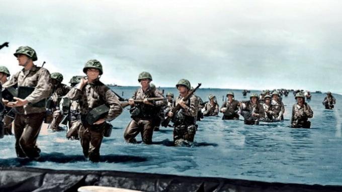 Still from the documentary World War II in color