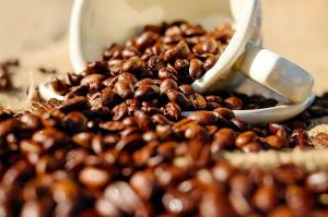 Πίνοντας καφέ: πλεονεκτήματα και μειονεκτήματα της κατανάλωσής του